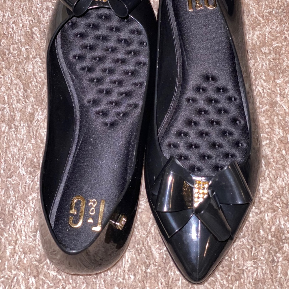 Shoes - Picture 2 of 2